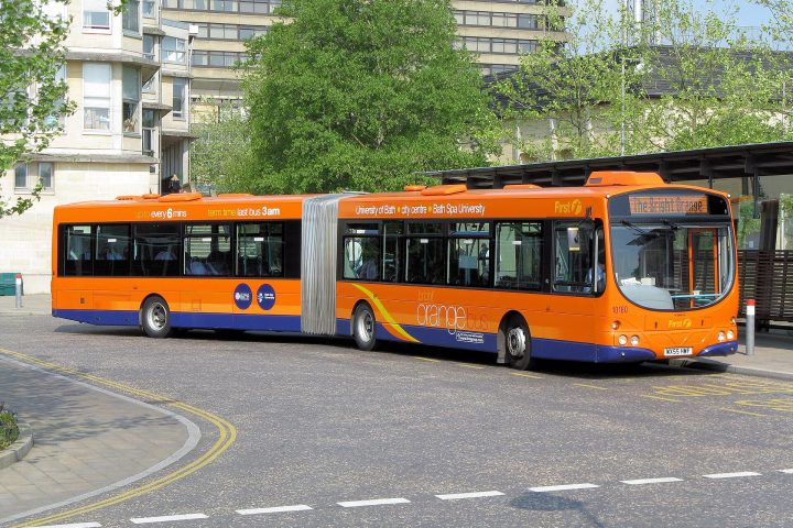 articulated bus